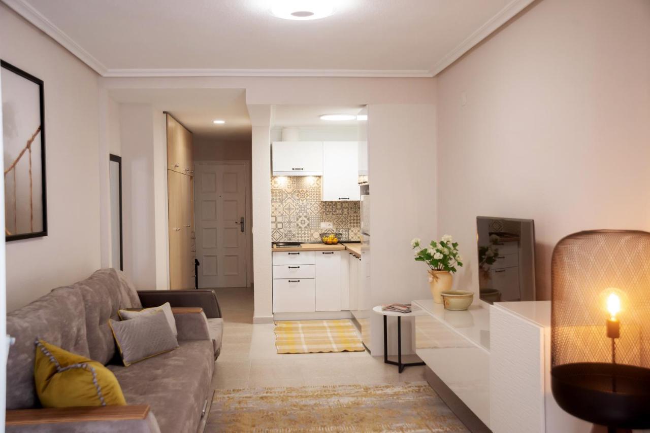Holiday Studio Jardin Playa Torrevieja Zewnętrze zdjęcie
